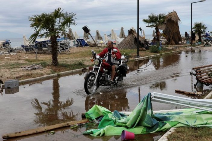 Yunanistan'da fırtına: 7 ölü, 120 yaralı