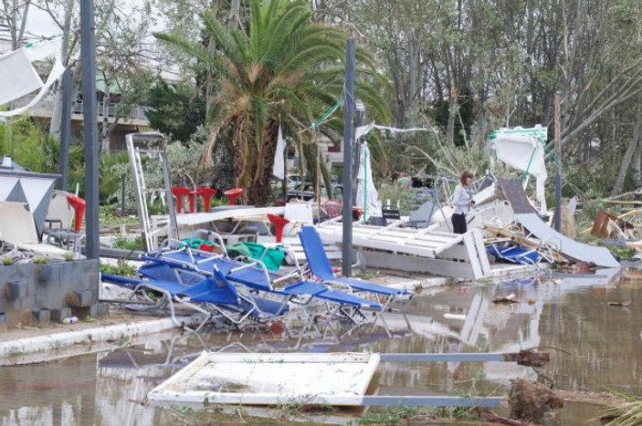 Yunanistan'da fırtına: 7 ölü, 120 yaralı