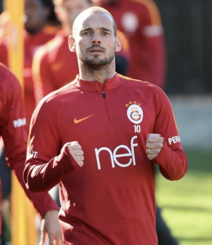Wesley Sneijder 15 milyon euro ödeyecek