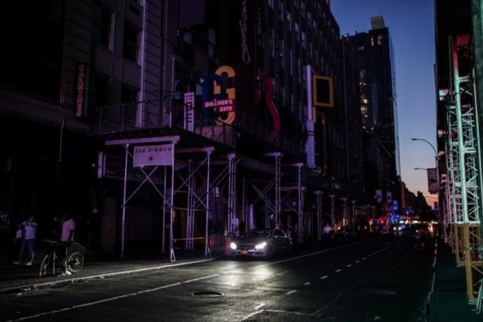Manhattan'da elektrik kesintisi hayatı durdurdu