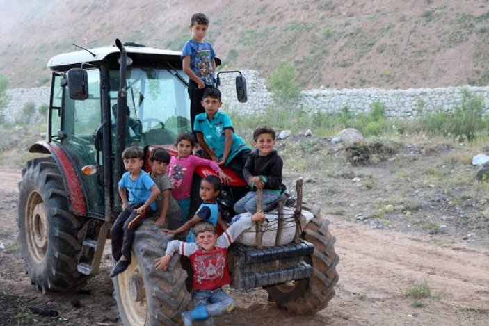 Erzincan'daki çocukların drone sevinci