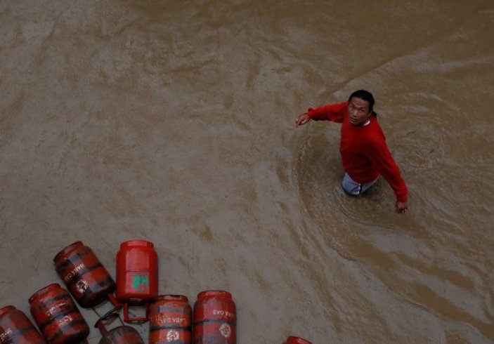 Nepal'de sel felaketi: 50 ölü