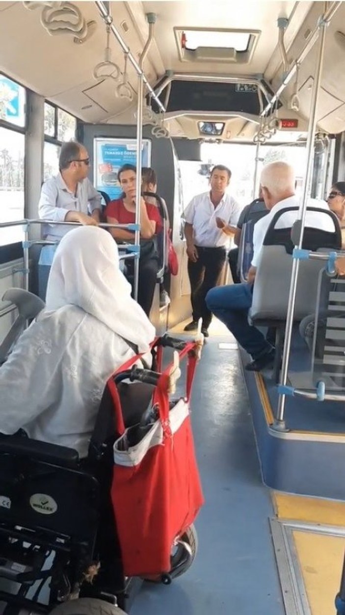 Antalya'da yaşlı teyzeyle otobüs şoförünün kavgası