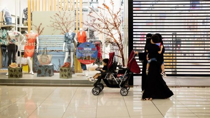 Suudi Arabistan'da alışveriş merkezlerine yeni tarife