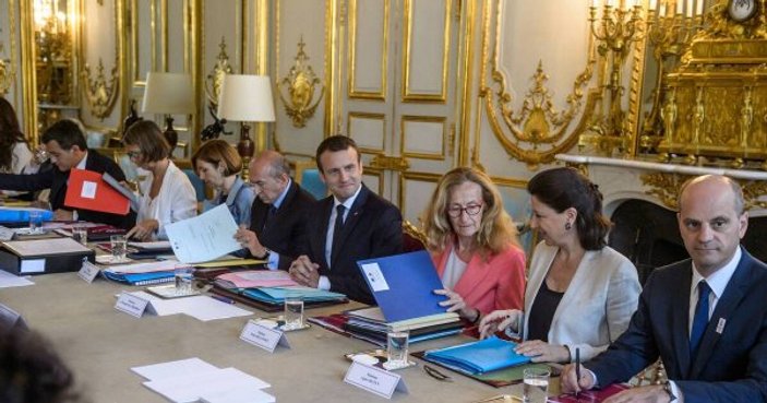 Macron'un görev süresinde bakanlık kabinesinde 15 değişim