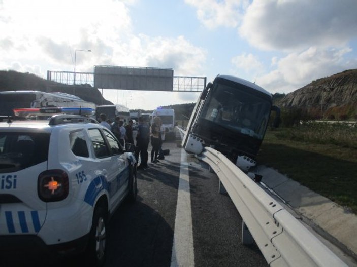 Yavuz Sultan Selim Köprüsü'nde otobüs bariyerlere çarptı