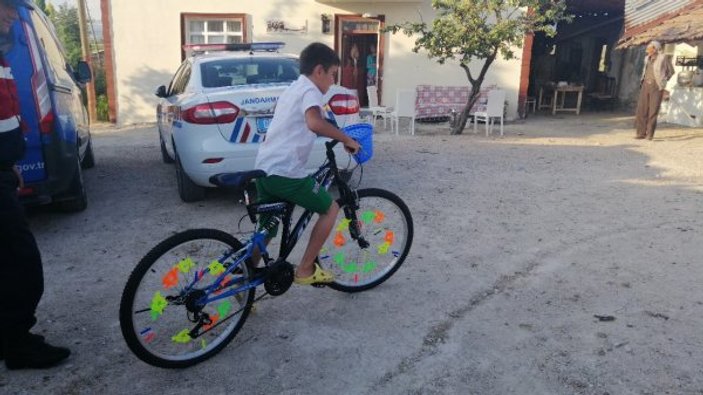 Jandarma, Bedirhan'ın bisiklet dileğini yerine getirdi