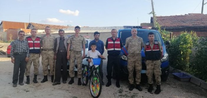 Jandarma, Bedirhan'ın bisiklet dileğini yerine getirdi