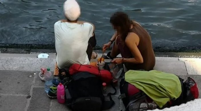 İtalya'da köprü altında kahve pişiren turistlere ceza