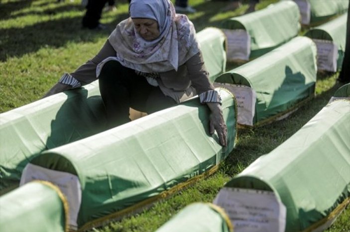 Bosna Savaşı'nın 86 kurbanı daha defnedildi