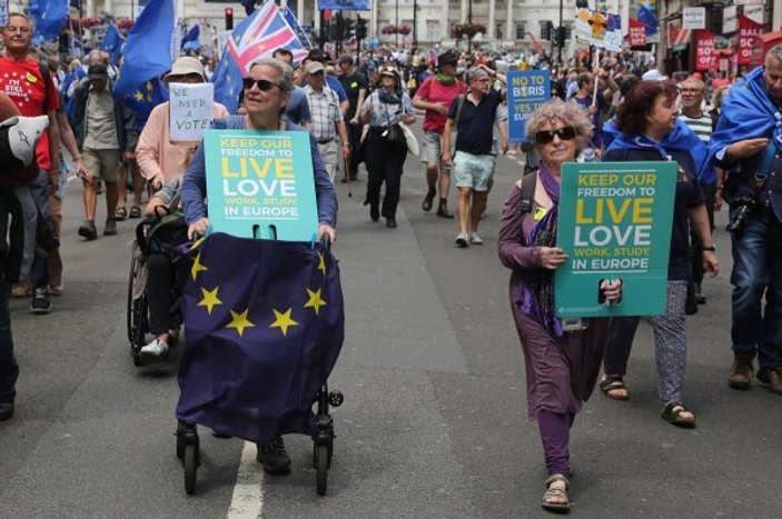 Londra'da Brexit ve Boris Johnson karşıtı yürüyüş