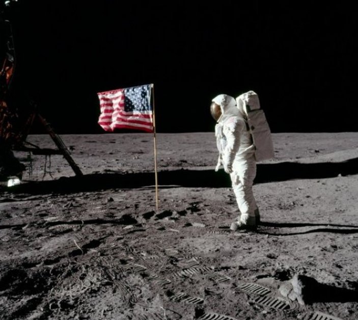 Ay'da yürüyüşün görüntülerine 1.8 milyon dolar