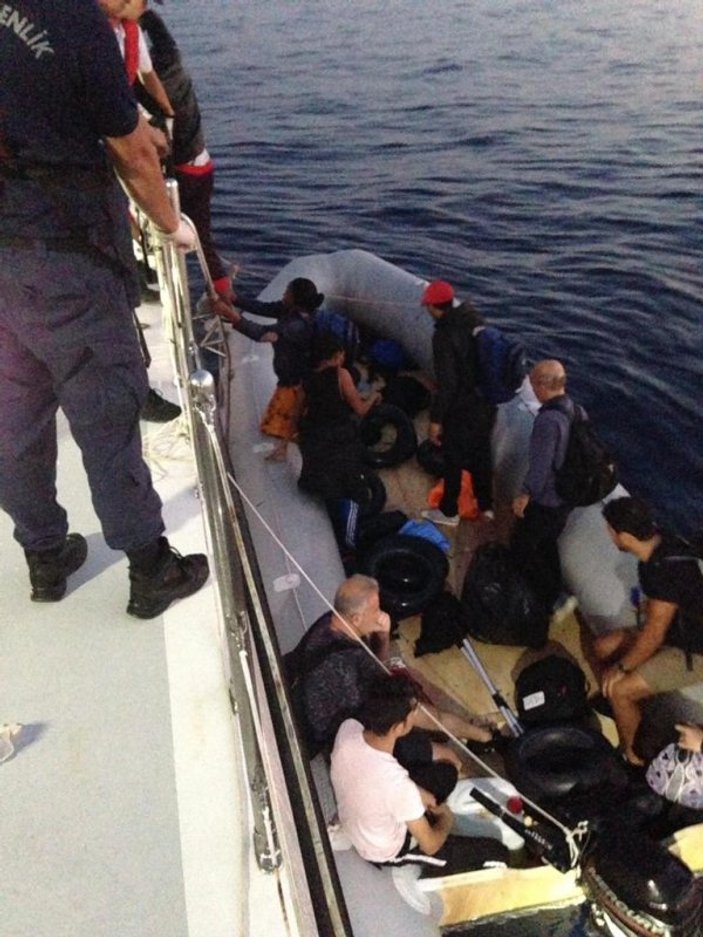 Kuşadası Körfezi’nde 77 kaçak göçmen yakalandı