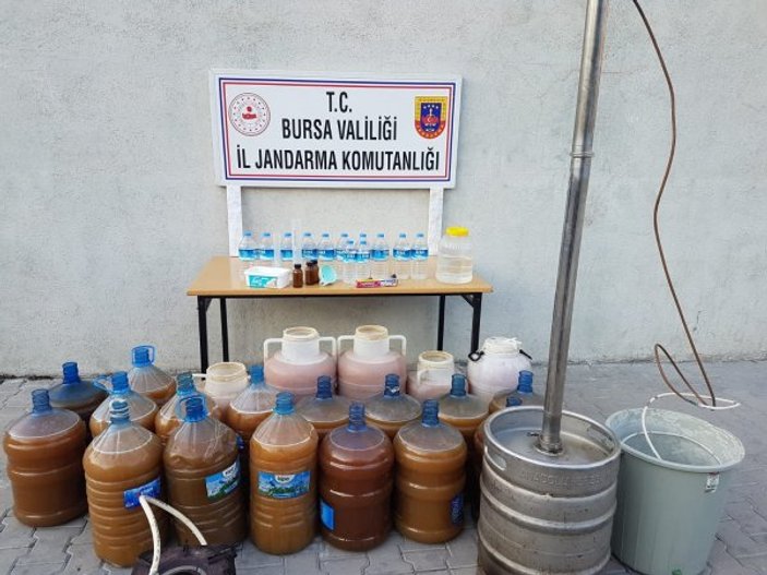 İstanbul'da jandarma sahte içki üretenleri yakaladı