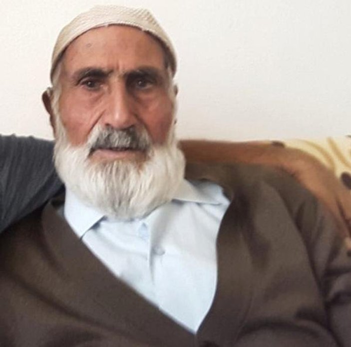 Emre Akbaba'nın dedesi kalp krizinden hayatını kaybetti