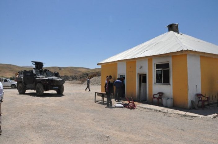 Hakkari'de PKK şantiyeye saldırdı