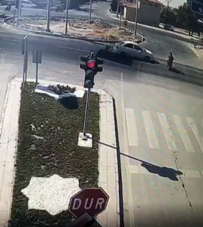 Aksaray'da otomobil motosiklete çarptı: 4 yaralı