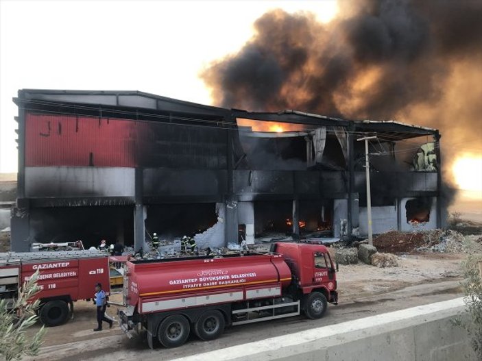 Gaziantep’te plastik fabrikasında yangın
