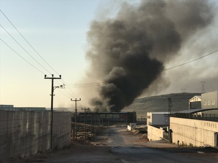 Gaziantep’te plastik fabrikasında yangın