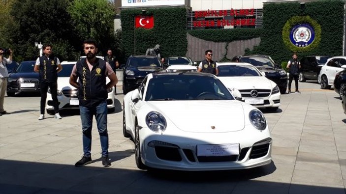 İstanbul'da lüks otomobil kaçakçılığı operasyonu