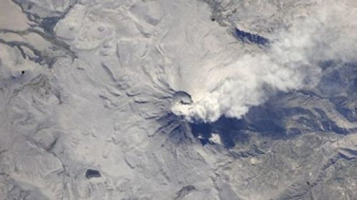 Peru'da yanardağın patlama anı