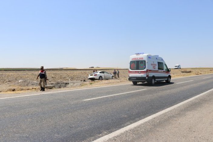 Diyarbakır'da direksiyonu sağda olan aracı sıkıştırdı