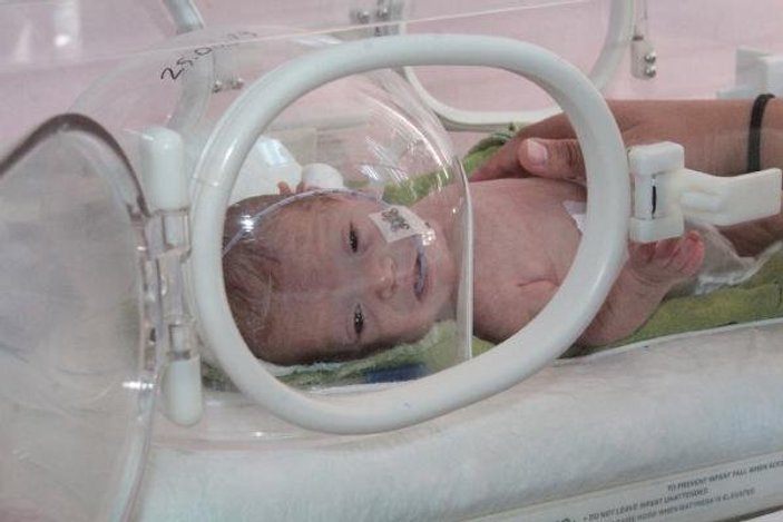 Prematüre bebek Niyazi, 1 kilo 900 grama çıktı