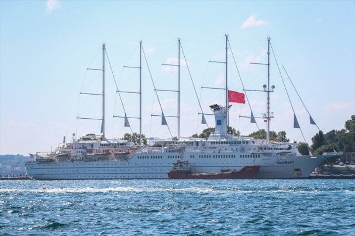 Dünyanın en büyük yelkenli yolcu gemisi İstabul'a geldi