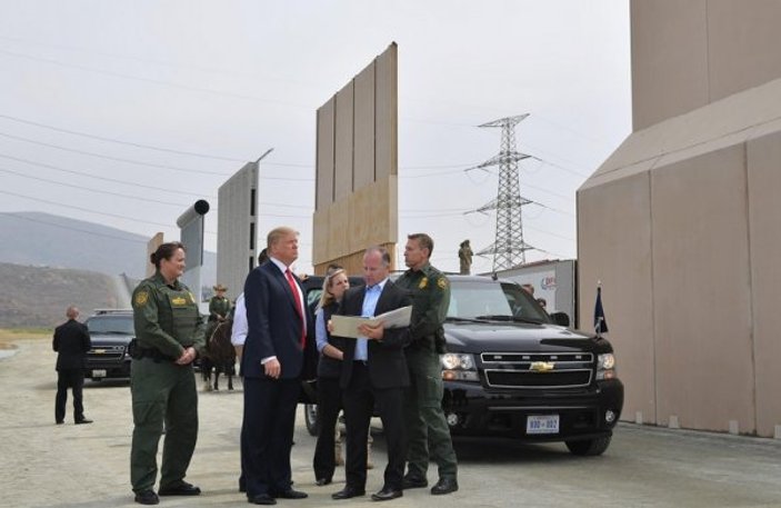 ABD Yüksek Mahkemesi, Trump'ın duvarına fon onayı verdi