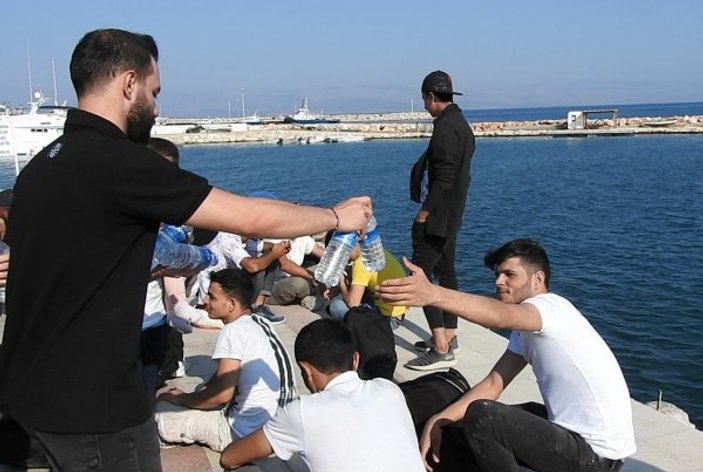 180 göçmen şişme botla Yunanistan'a geçerken yakalandı