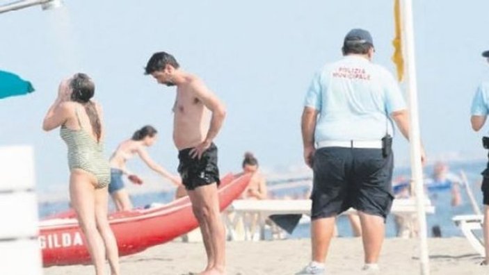 Juventus Başkanı Agnelli, halk plajına gitti