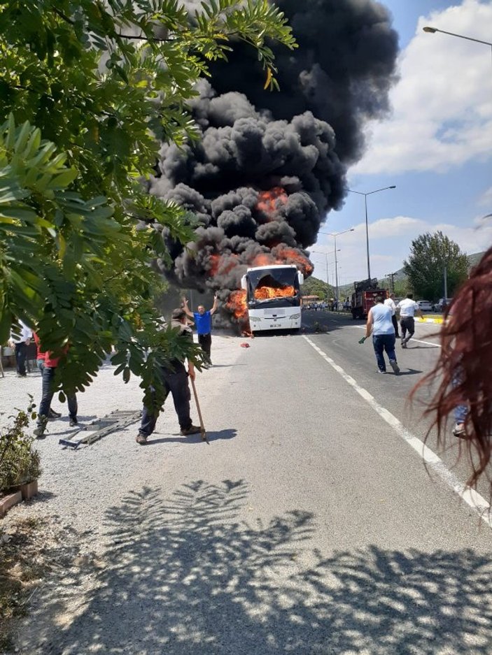 Balıkesir’de yolcu otobüsü alev aldı: 5 ölü