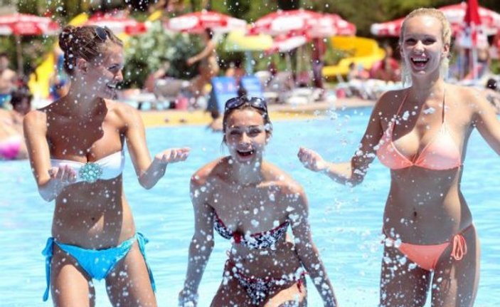Antalya'da ilk 7 ay turist bilançosu: 8 milyon