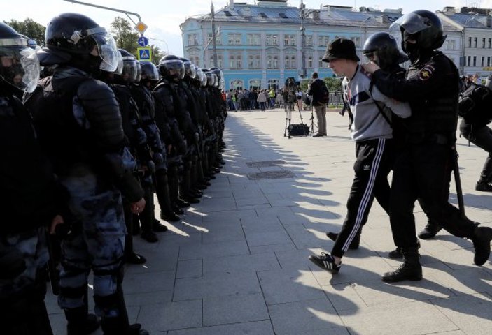 Rusya'da seçim protestosu devam ediyor