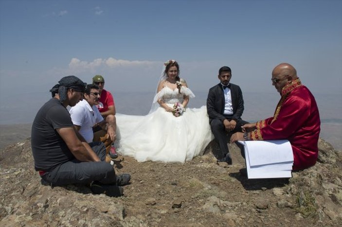 Tekelti Dağı'nda nikah töreni
