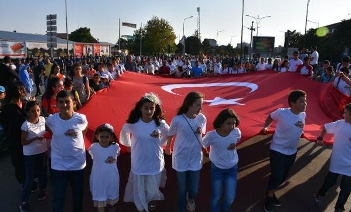 Sivaslılar, Gardaşlık Festivali'nde halaya durdu