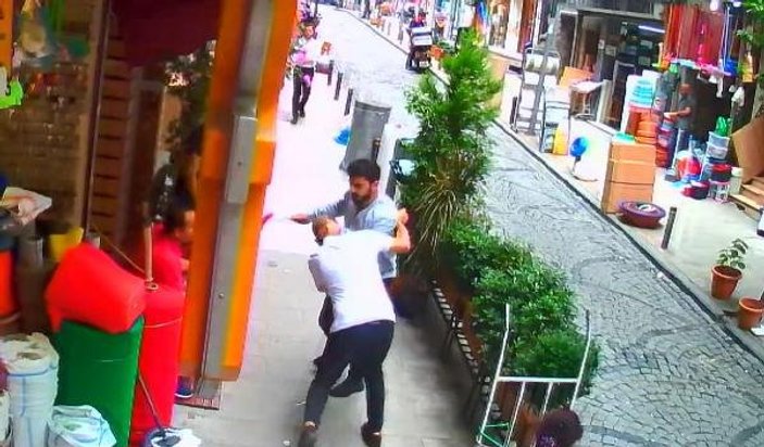 İstanbul'da bir kişi otel çalışanını bıçakladı