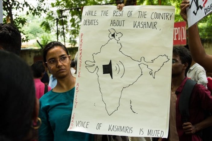 Pakistan'dan Hindistan'a: Büyükelçinizi geri çekin