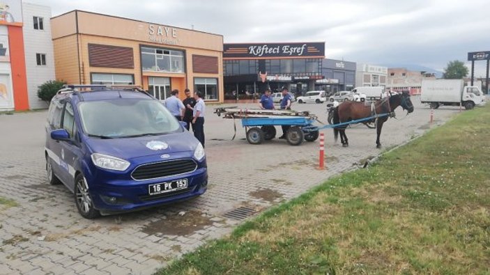 Bursa'da demir parçası çalan hırsızlar yakayı ele verdi