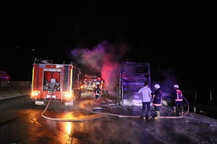 Mersin'de seyir halindeki yolcu otobüsünde yangın