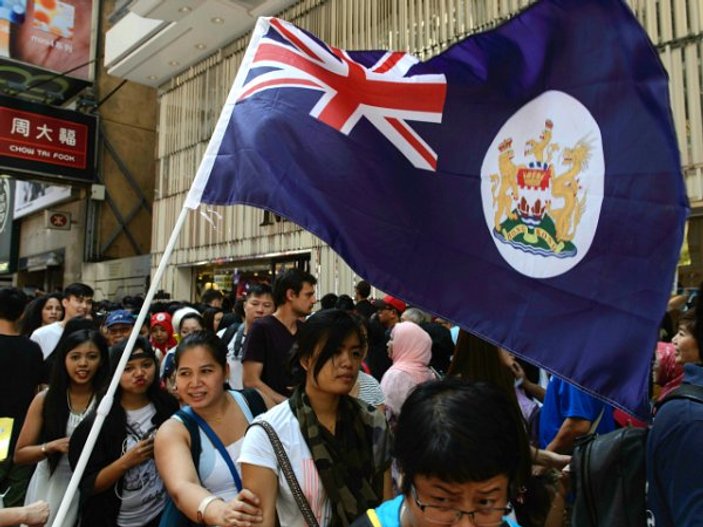 Çin, Hong Kong için İngiltere'yi uyardı