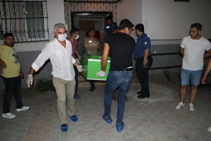 Adana'da travestinin evinde yakalanan baba öldürüldü
