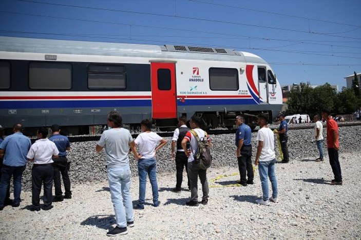 Adana'da yolcu treninin çarptığı 4 yaşındaki çocuk öldü