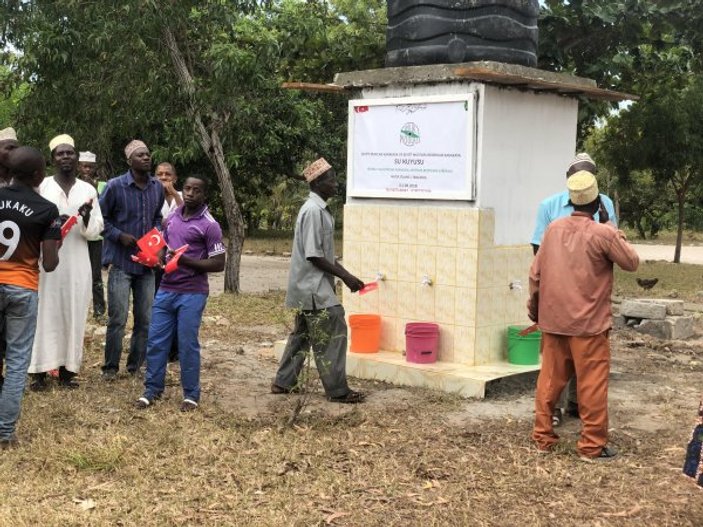 İyilik Pusulası Derneği Tanzanya'da su kuyusu açtı