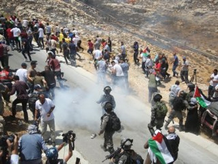 İsrail askerleri Doğu Kudüs'te 15 Filistinliyi yaraladı
