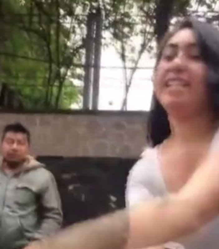 Meksika'da kazaya öfkelenen kadın dehşet saçtı
