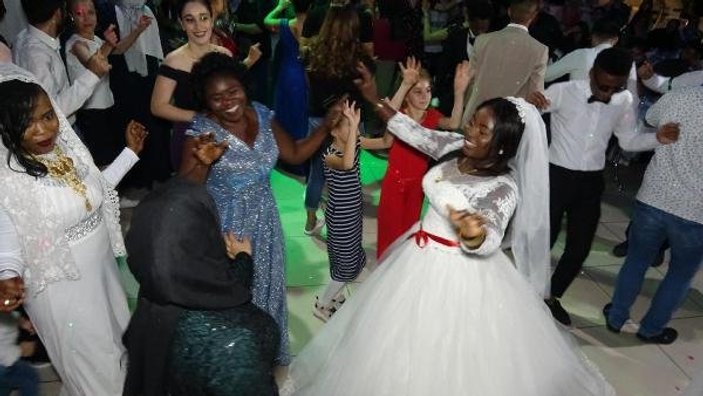 Karabüklü çiçekçi Zambiyalı genç kızla evlendi