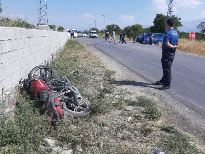 Erzincan'da otomobil ile motosiklet çarpıştı: 1 ölü