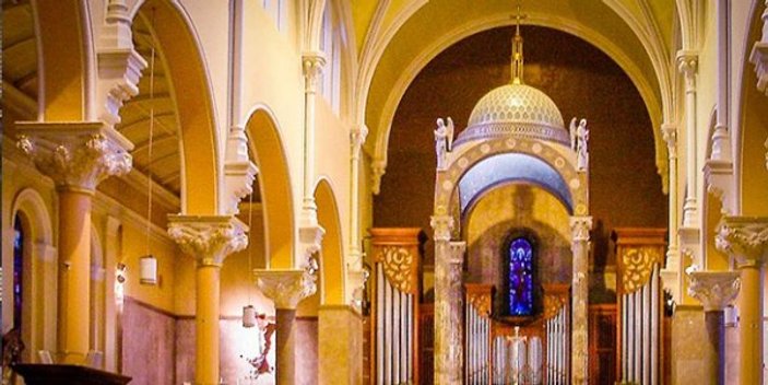 İrlanda'daki kiliseler gayrimenkullerini satıyor
