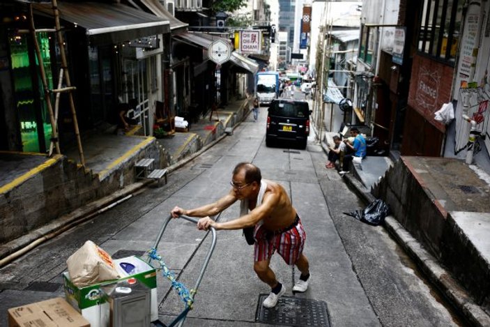 Ülkelerin müdahalesi Hong Kong'a büyük zarar veriyor